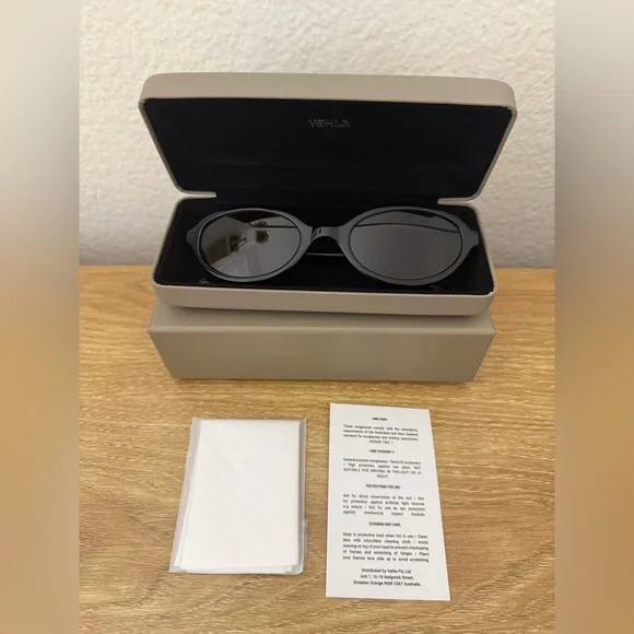 NWT VEHLA Black Oval June Sunglasses with Chocolate Lenses - Picture 9 of 11
